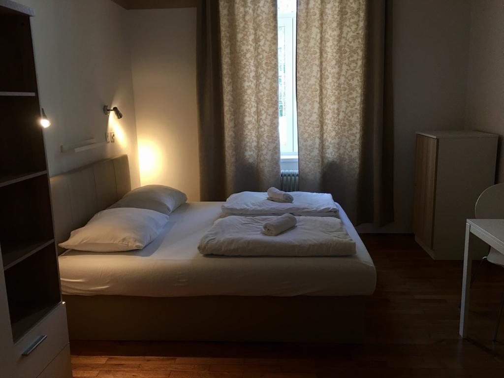 C - Punkt Hostel *